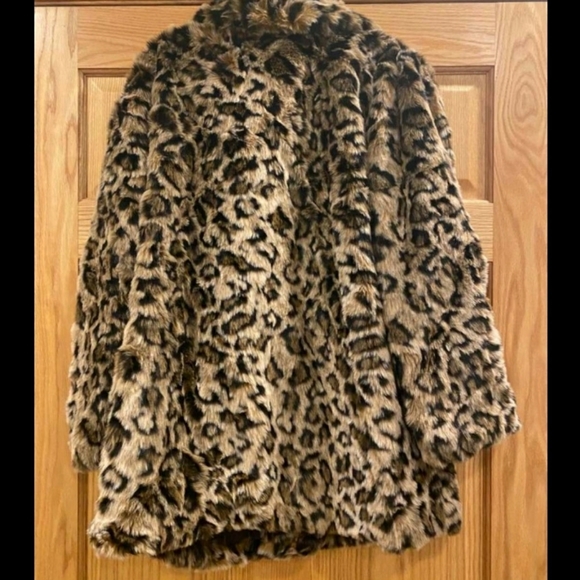 Cliche Leopard Print Coat - Picture 7 of 15